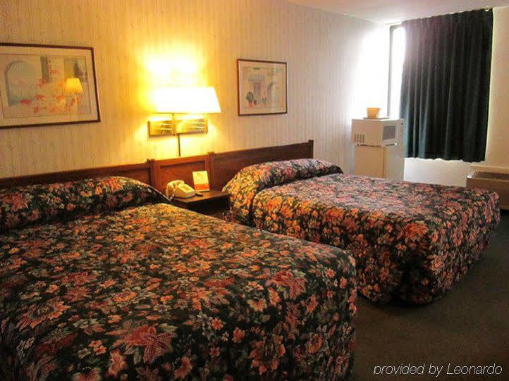 Red Carpet Inn Fanta Suites Hotel Greenwood Exterior photo